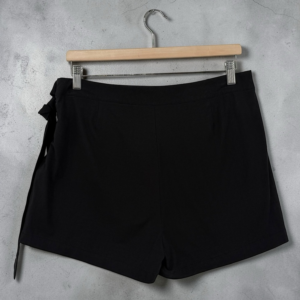 Southern Tide Front Tie Solid Black Active Skort Size 10